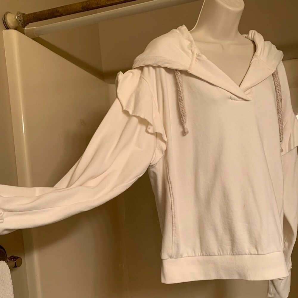 Rugged yet feminine hooded Sweatshirt